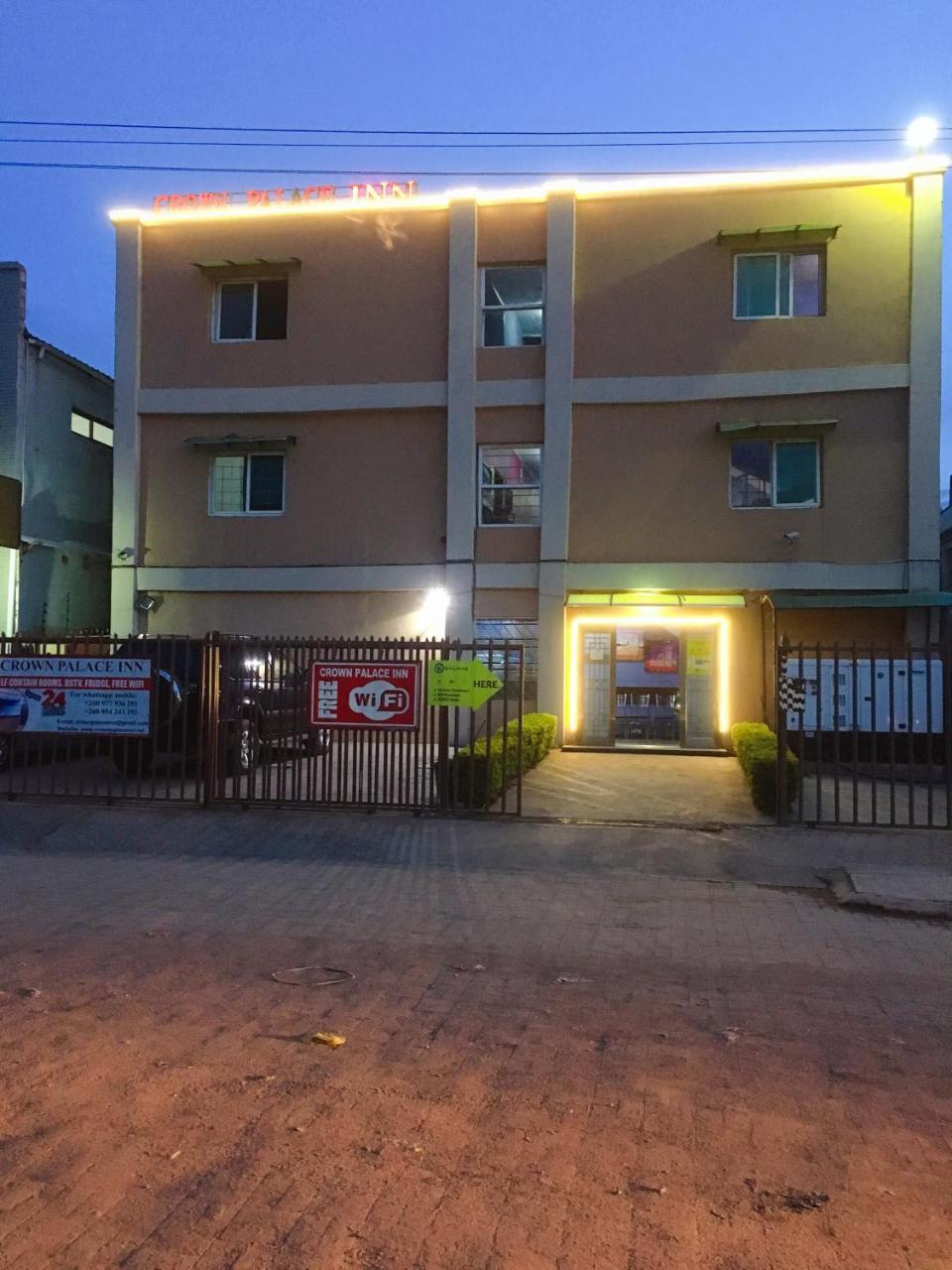 Crown Palace Inn Lusaka Ngoại thất bức ảnh