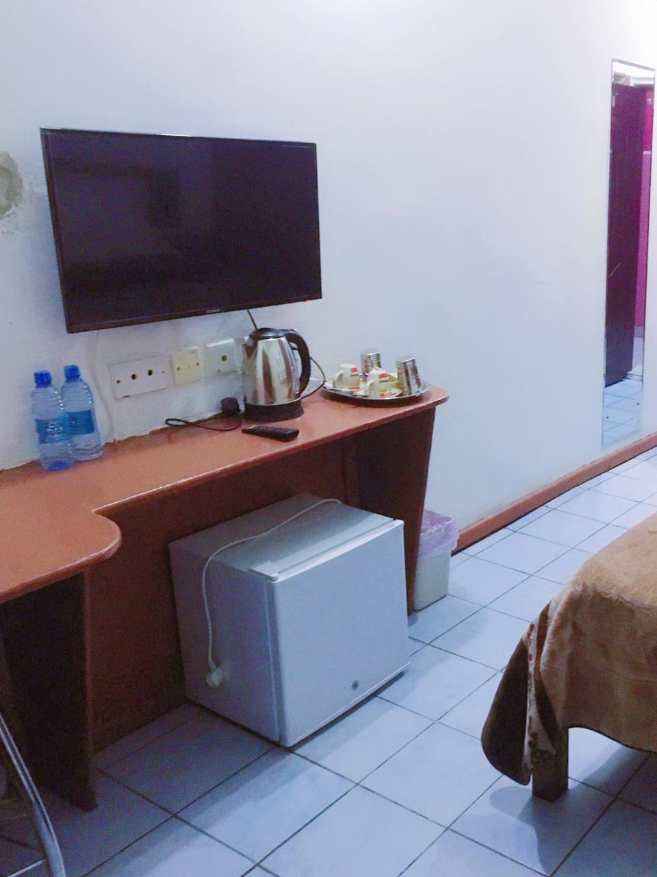 Crown Palace Inn Lusaka Ngoại thất bức ảnh